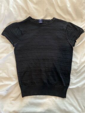 GAP Black Short Sleeve Textured Knit Tee